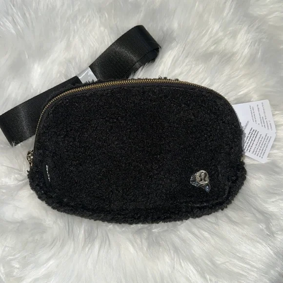 Everywhere BELT BAG Fleece black Fanny Pack LAST CHANCE Lululemon - Picture 12 of 16